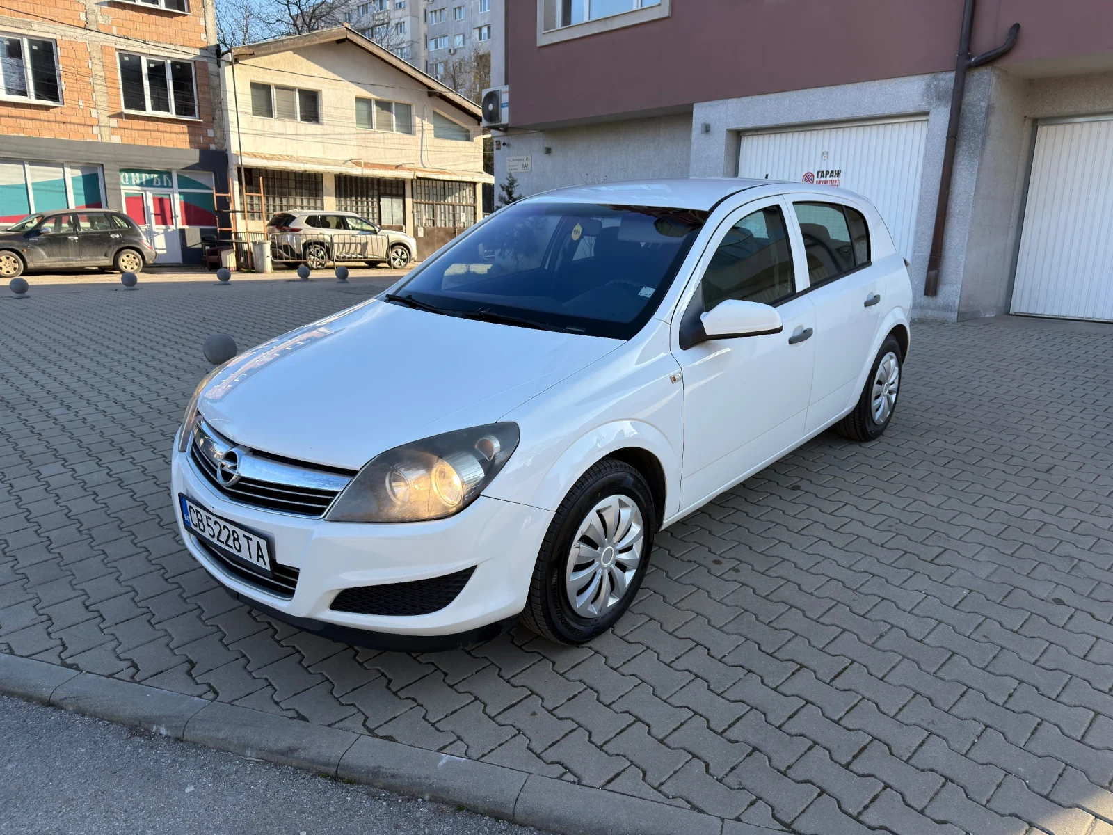 Opel Astra 2010г. - изображение 8