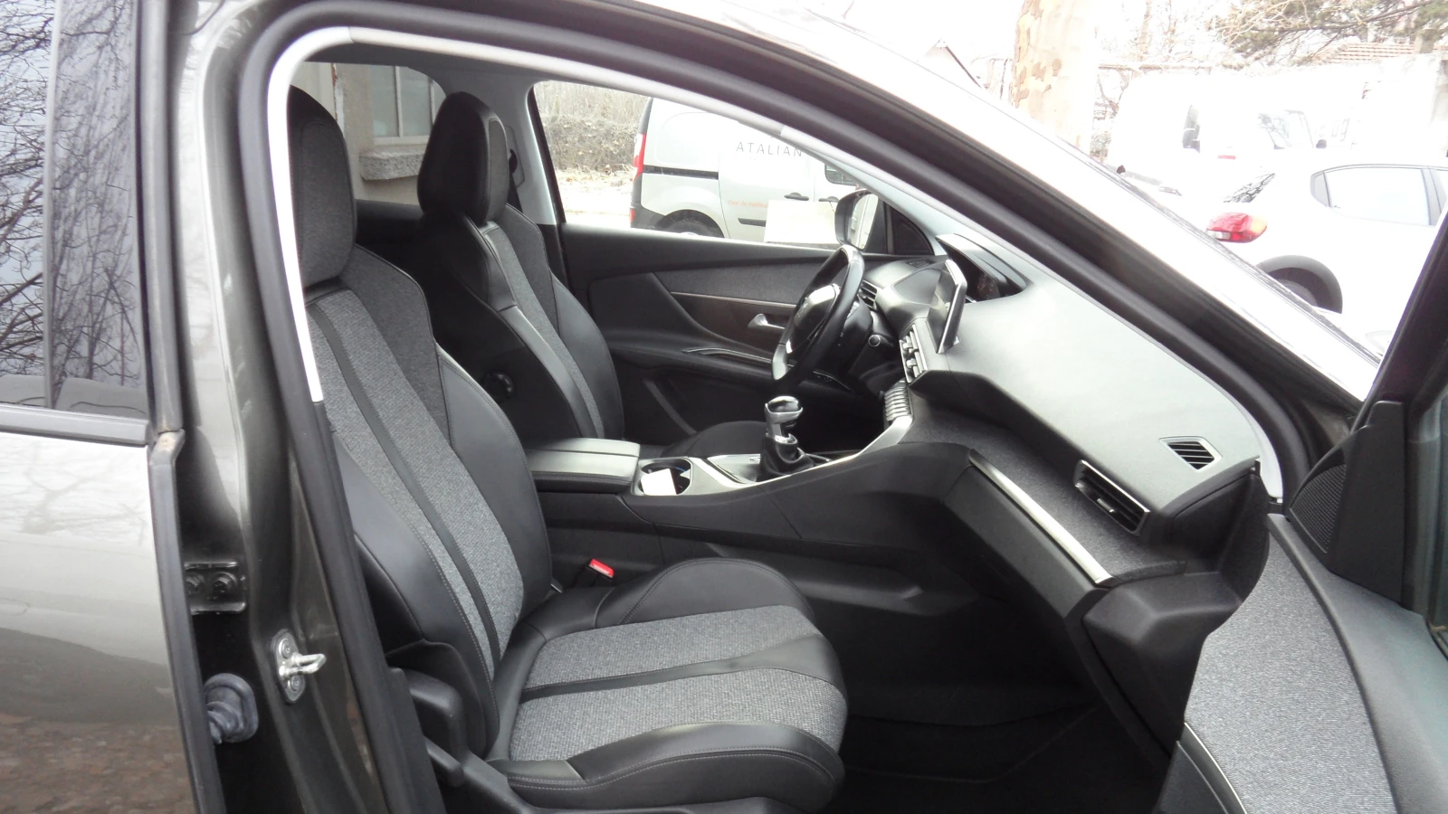 Peugeot 3008 HDI /NAVI/EURO 6, снимка 13 - Автомобили и джипове - 53927076