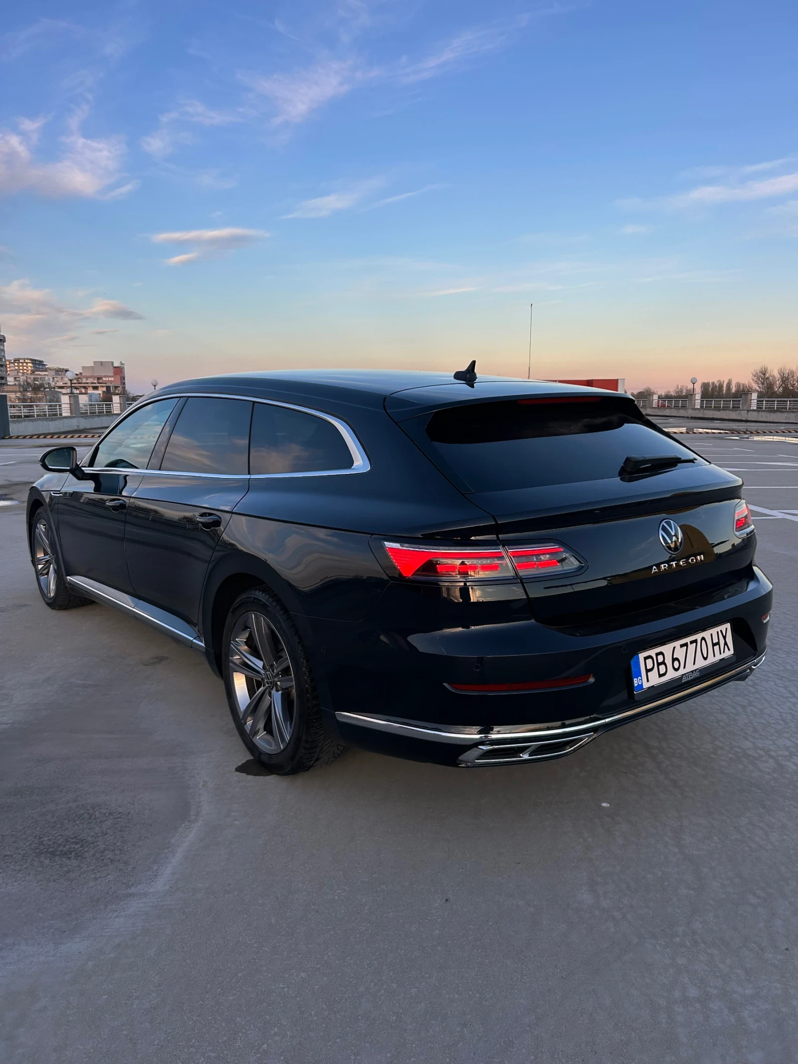 VW Arteon 2.0TDI //R-Line // 64000км // Digital, снимка 5 - Автомобили и джипове - 54115539