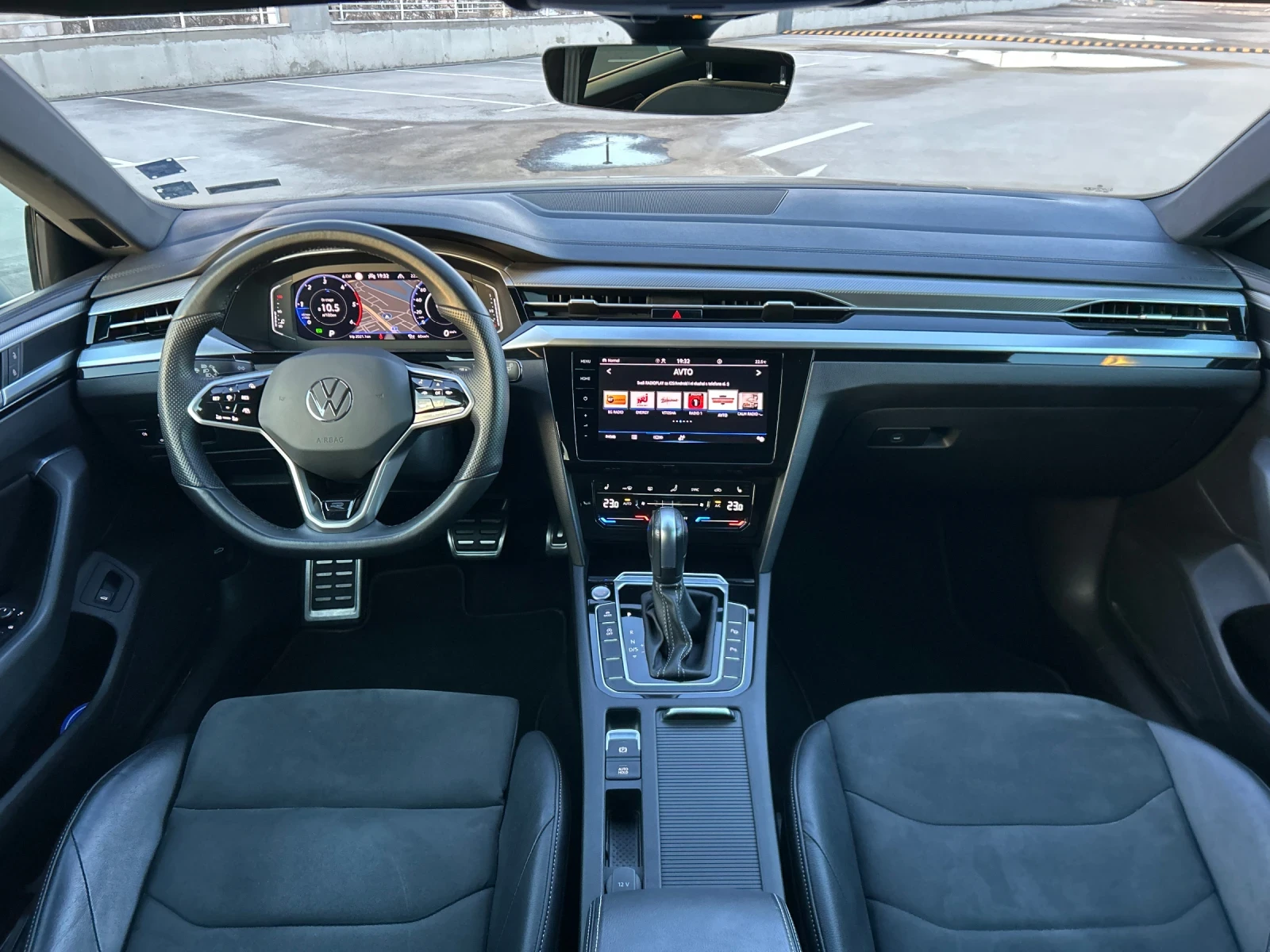 VW Arteon 2.0TDI //R-Line // 64000км // Digital, снимка 12 - Автомобили и джипове - 54115539