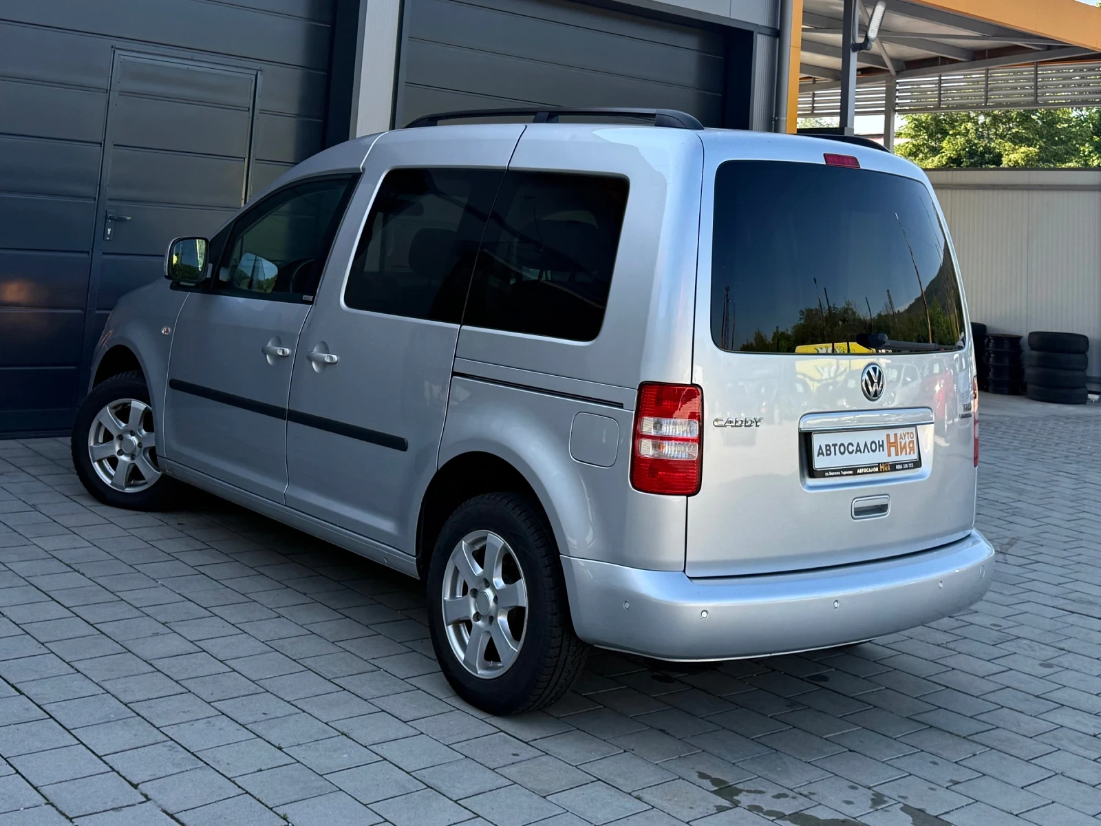 VW Caddy 1.6TDI * JAKO* NAVI* Обслужено* , снимка 5 - Автомобили и джипове - 54674539