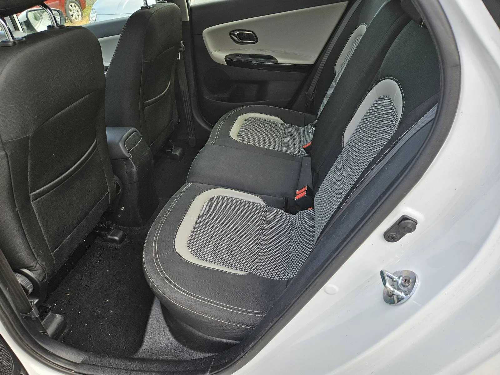 Kia Ceed 1.6d-Евро-6, снимка 6 - Автомобили и джипове - 54941855