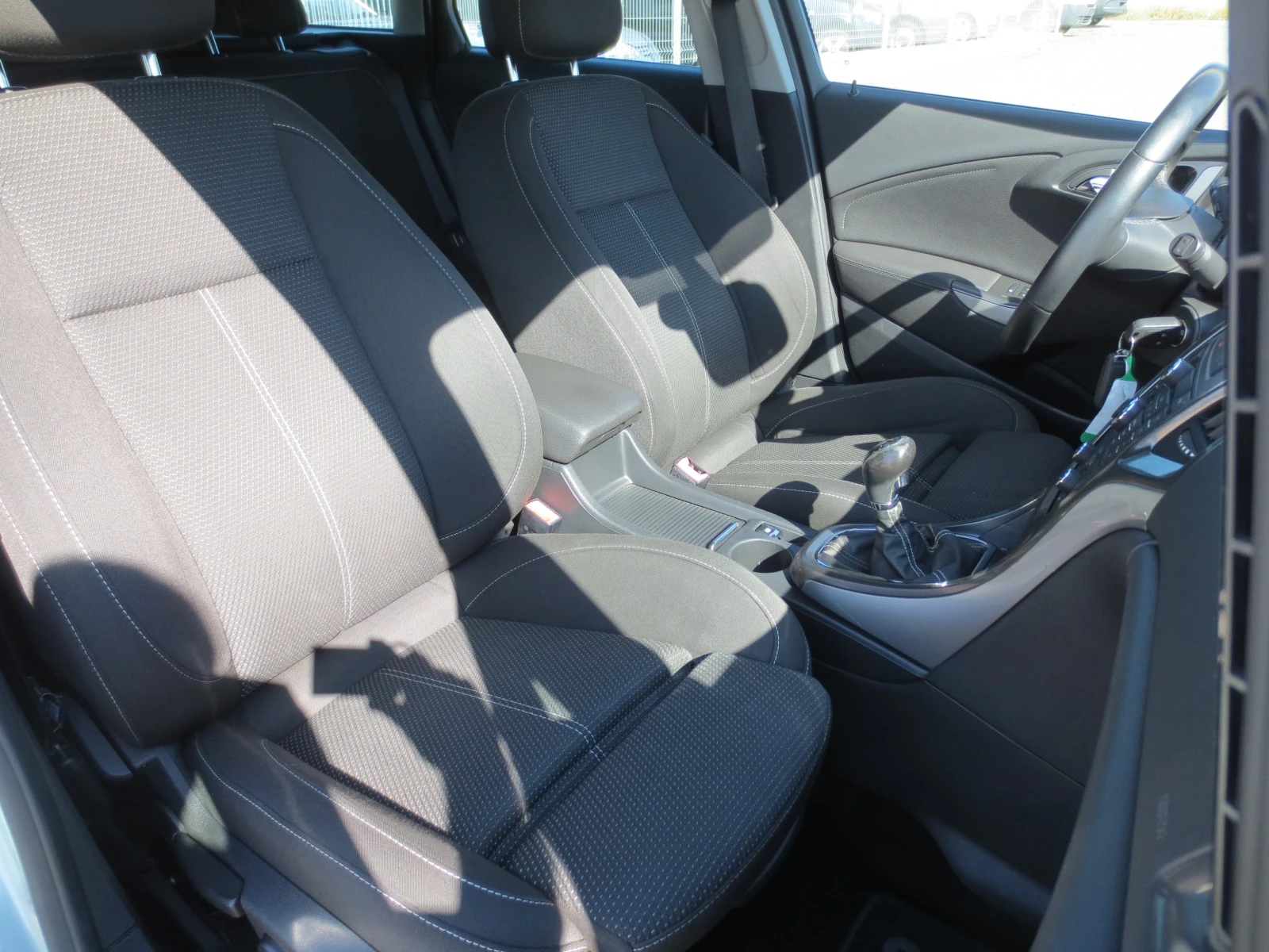 Opel Astra 1.4 i * TURBO* , снимка 14 - Автомобили и джипове - 55470733