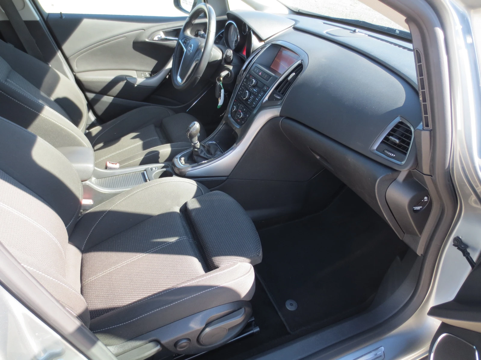Opel Astra 1.4 i * TURBO* , снимка 13 - Автомобили и джипове - 55470733