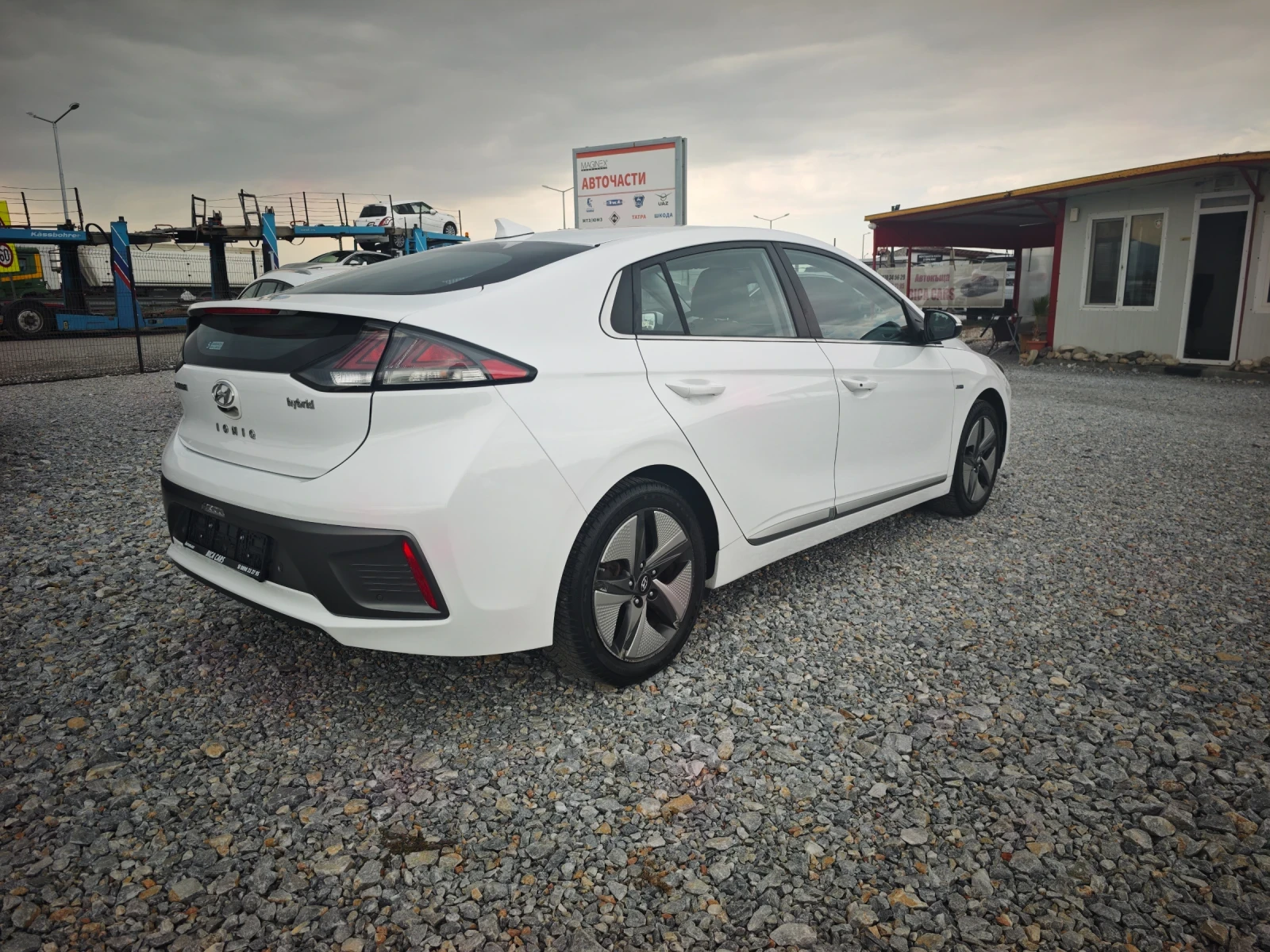 Hyundai Ioniq 1.6i ������  | Mobile.bg � ����������� 4