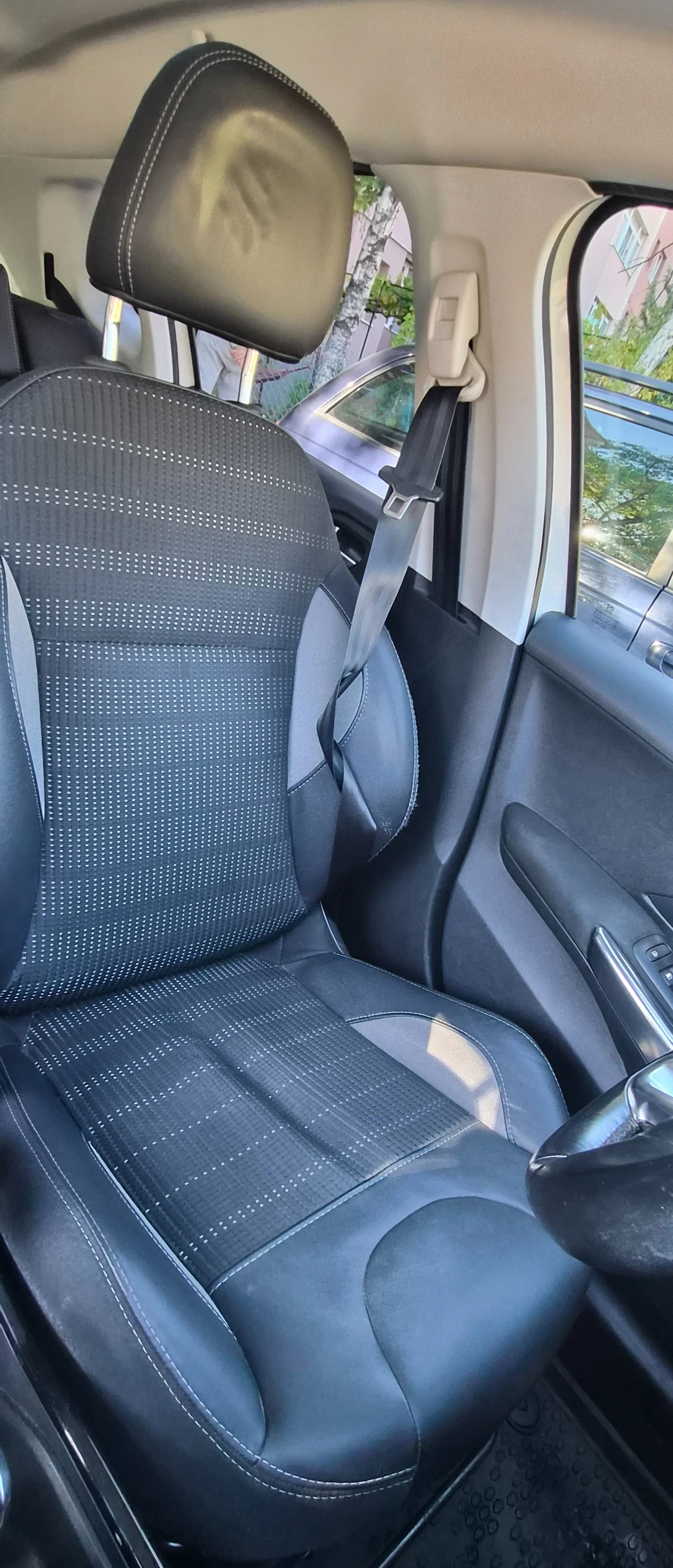 Peugeot 2008, снимка 9 - Автомобили и джипове - 56397317
