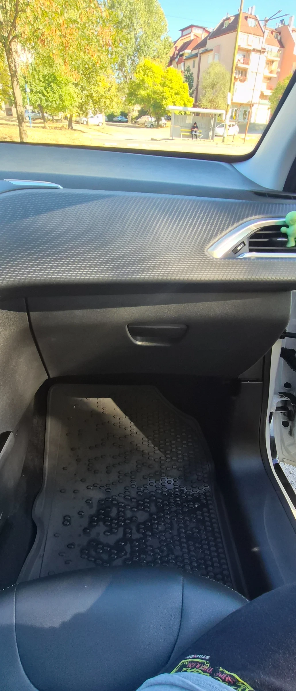 Peugeot 2008, снимка 8 - Автомобили и джипове - 56397317