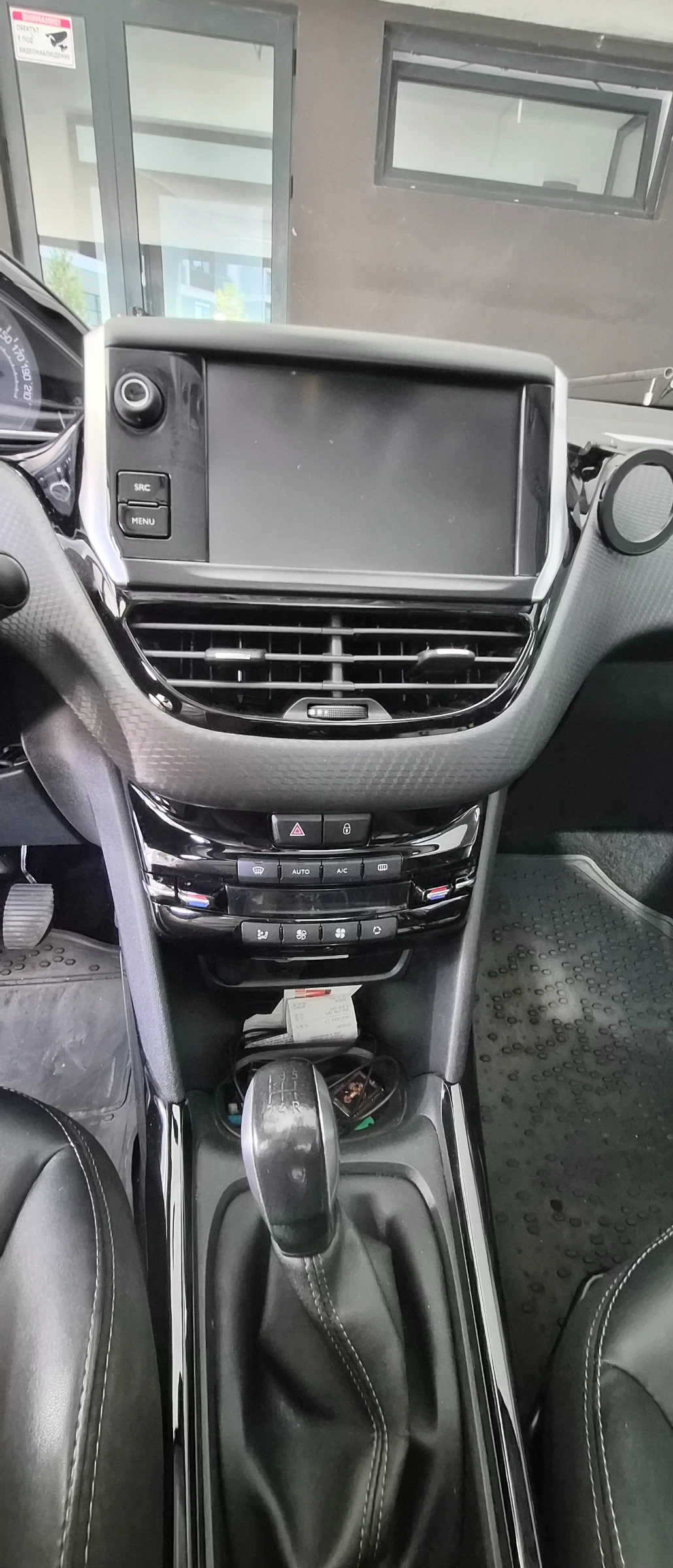 Peugeot 2008, снимка 12 - Автомобили и джипове - 56397317