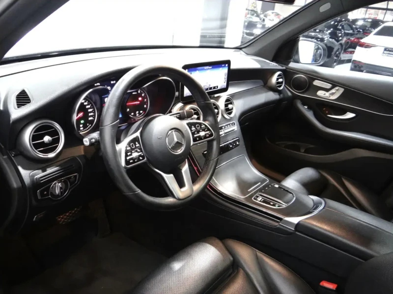 Mercedes-Benz GLC 300 2020 Mercedes-Benz GLC300 4MATIC, снимка 5 - Автомобили и джипове - 53085091