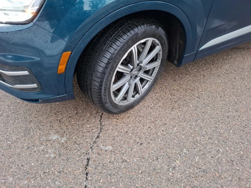 Audi Q7 * Technik * CARFAX * БЕЗ ПЪРВОНАЧАЛНА ВНОСКА, снимка 12 - Автомобили и джипове - 53154338