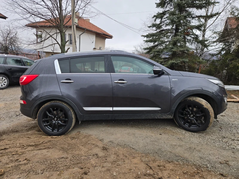 Kia Sportage Перфектен автомобил. 4?4, снимка 4 - Автомобили и джипове - 53305511