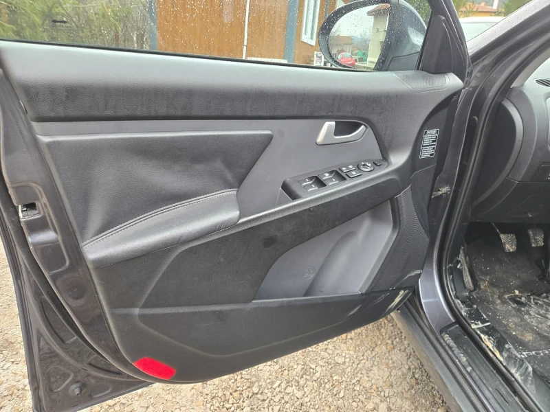 Kia Sportage Перфектен автомобил. 4?4, снимка 12 - Автомобили и джипове - 53305511