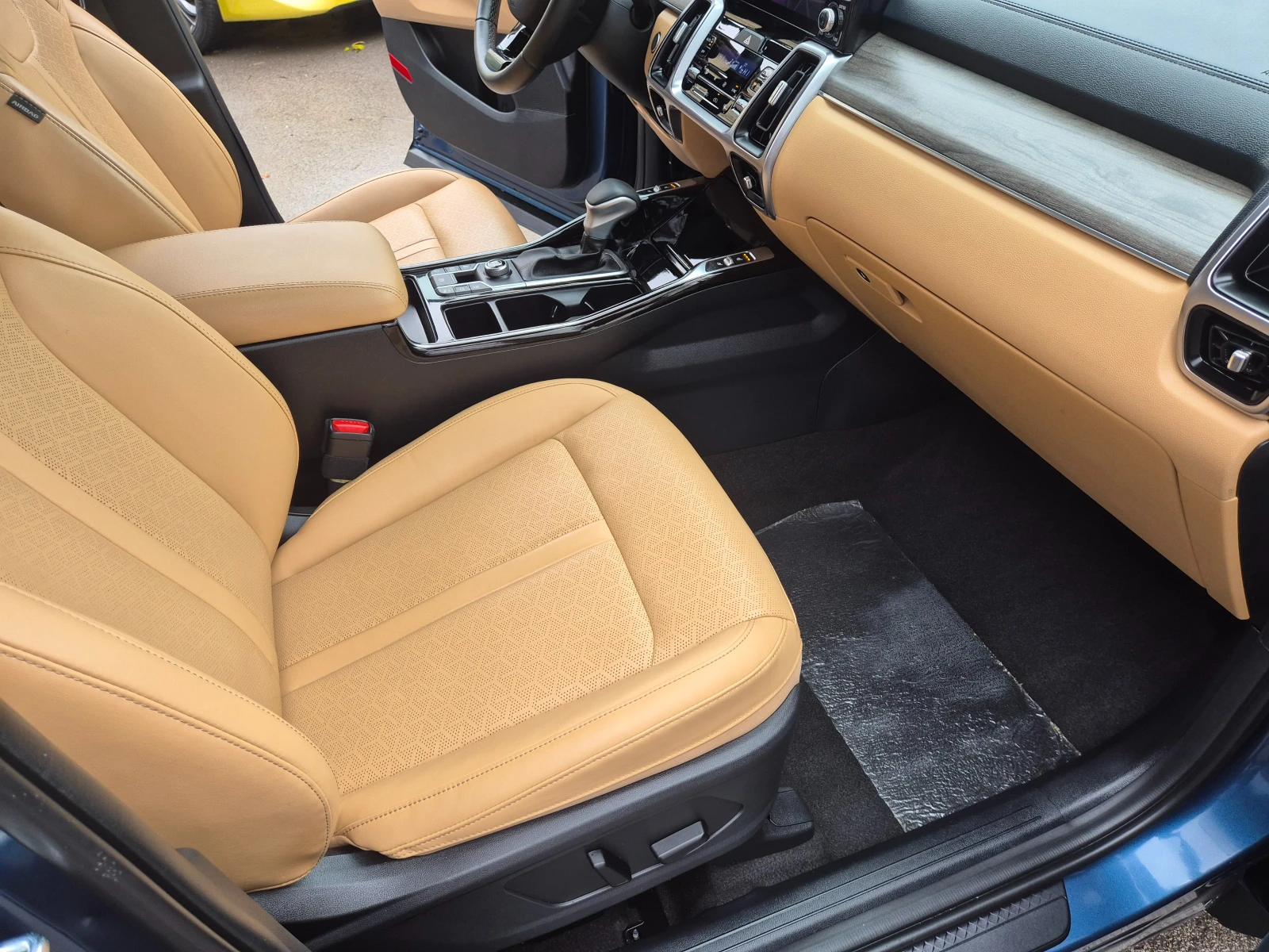 Kia Sorento 2.2 CRDI 4X2 Наличен в БГ - изображение 7