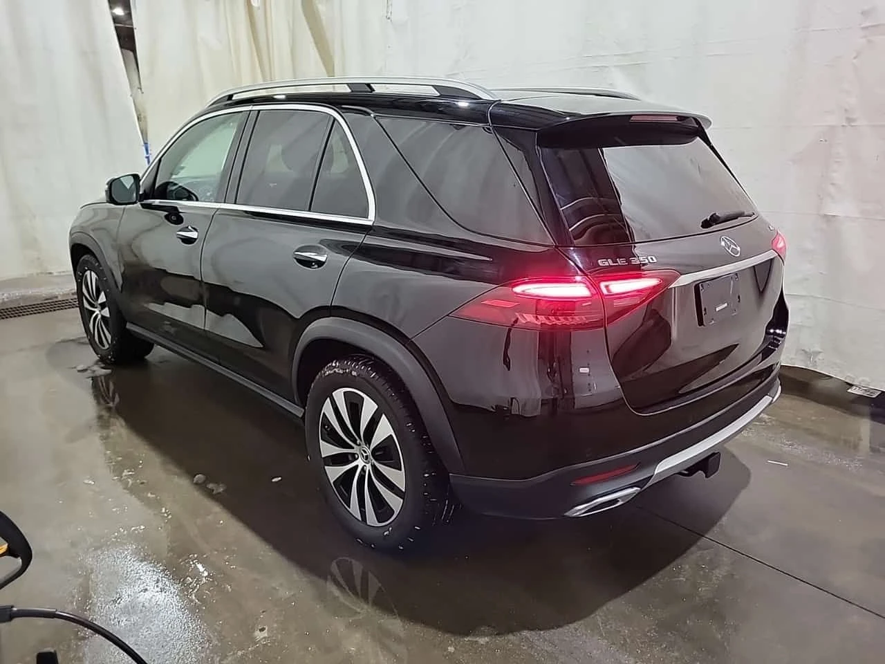 Mercedes-Benz GLE 350 * ДИСТРОНИК* AMBIENT* ПАНОРАМА* ДВА КЛЮЧА* , снимка 4 - Автомобили и джипове - 54053075