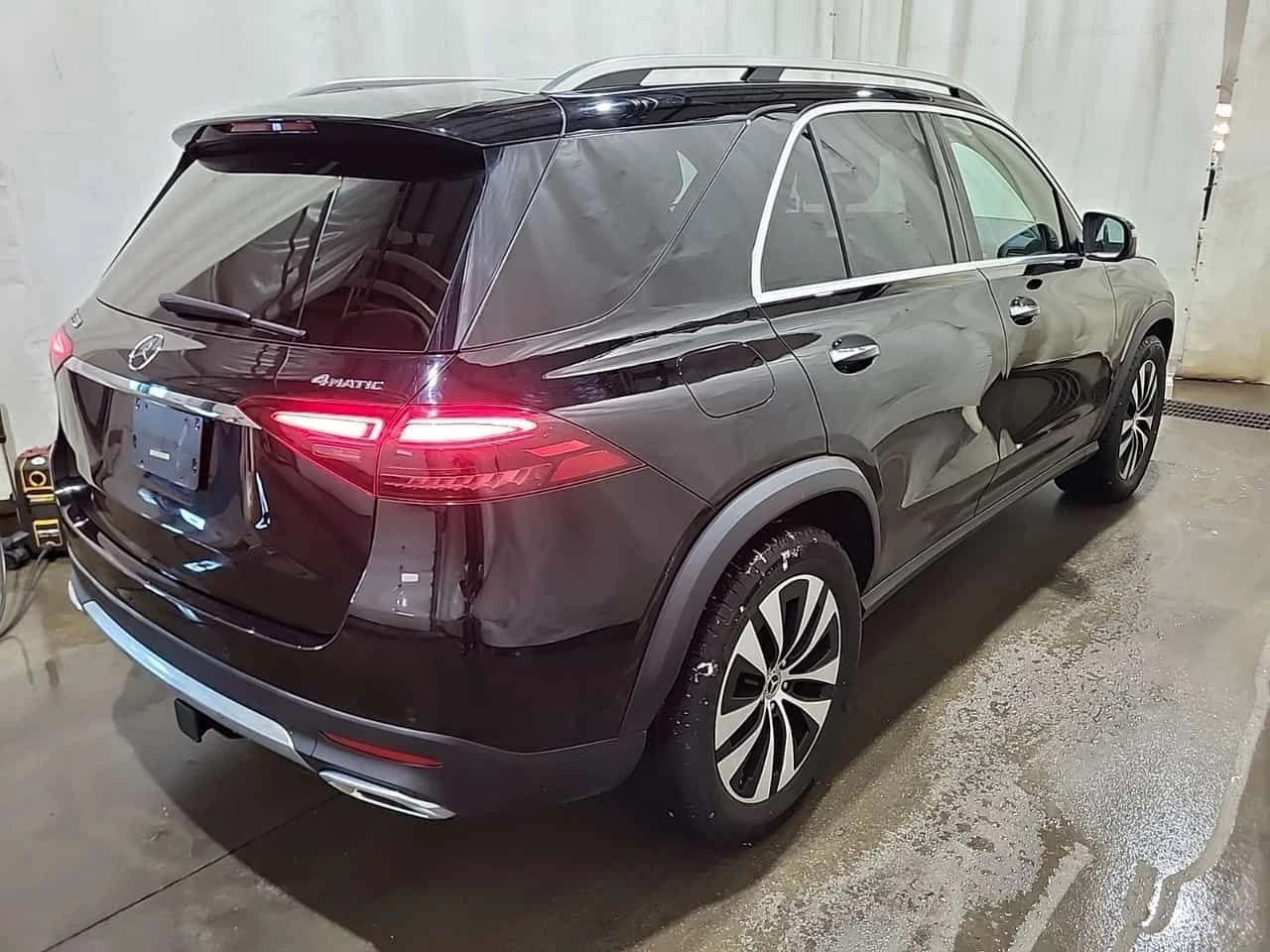 Mercedes-Benz GLE 350 * ДИСТРОНИК* AMBIENT* ПАНОРАМА* ДВА КЛЮЧА* , снимка 3 - Автомобили и джипове - 54053075