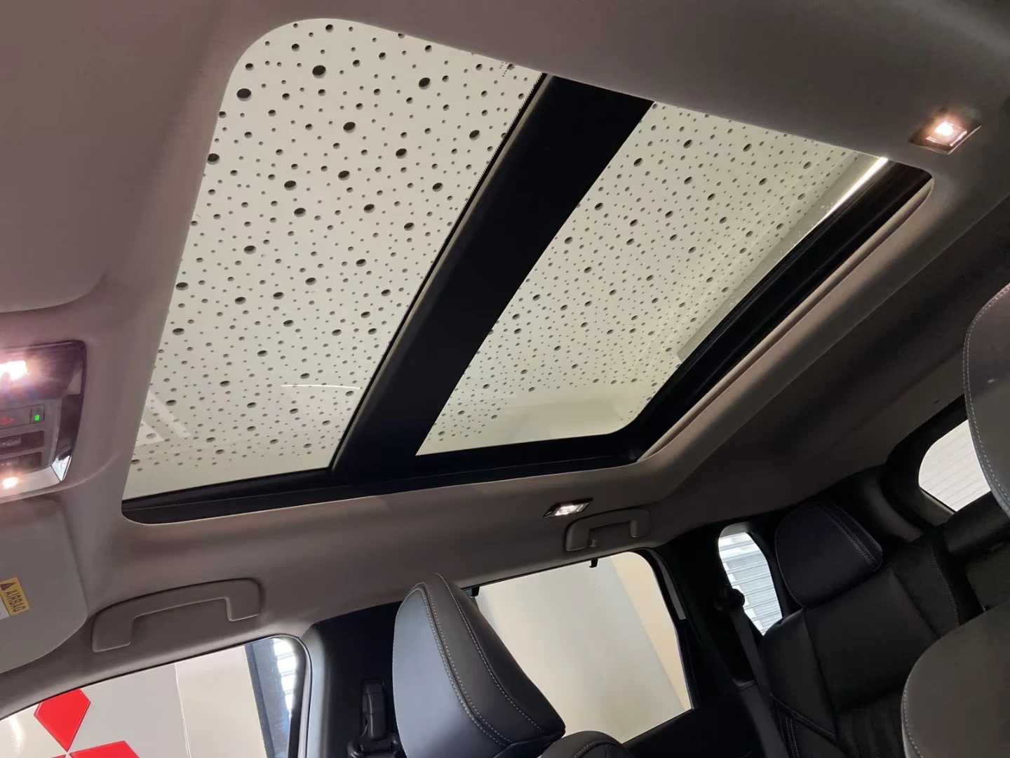 Mitsubishi Outlander 2.4PHEV/306HP/TOP/PANO/360/HUD/YAMAHA/202h, снимка 11 - Автомобили и джипове - 54371399