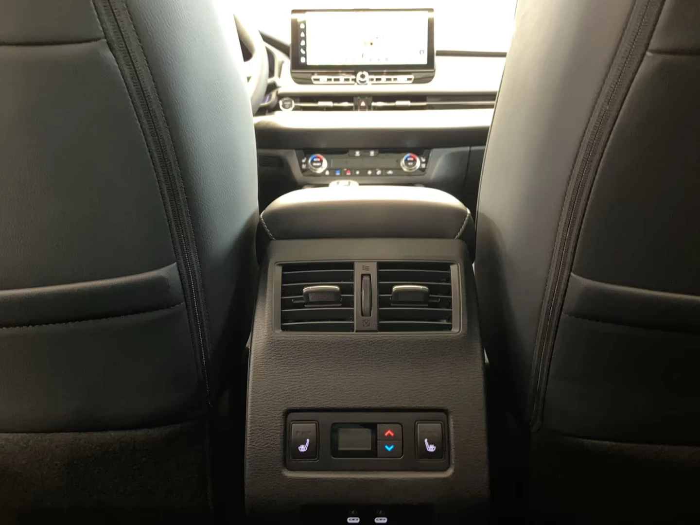 Mitsubishi Outlander 2.4PHEV/306HP/TOP/PANO/360/HUD/YAMAHA/202h, снимка 12 - Автомобили и джипове - 54371399