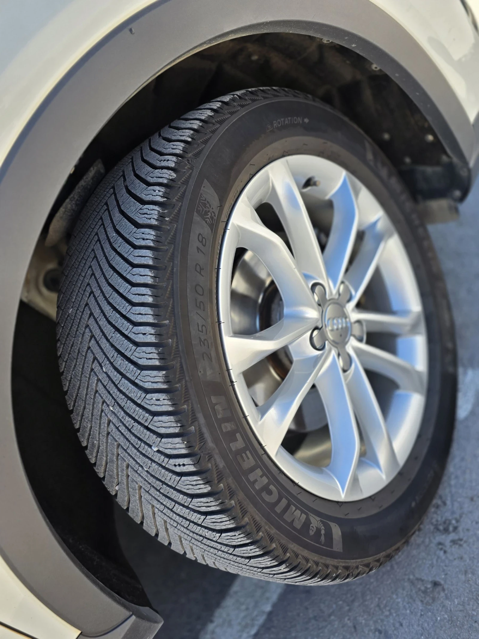 Audi Q3 Швейцария , снимка 15 - Автомобили и джипове - 54729239