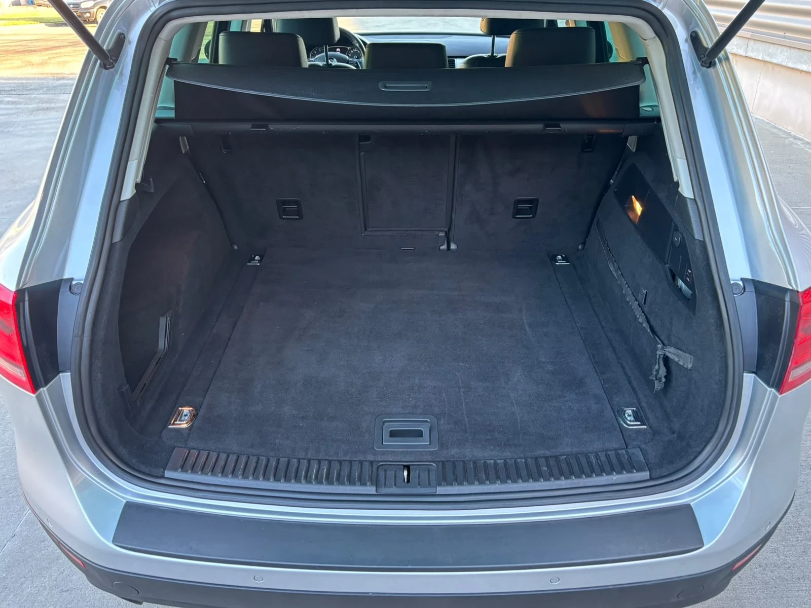 VW Touareg, снимка 14 - Автомобили и джипове - 54755696