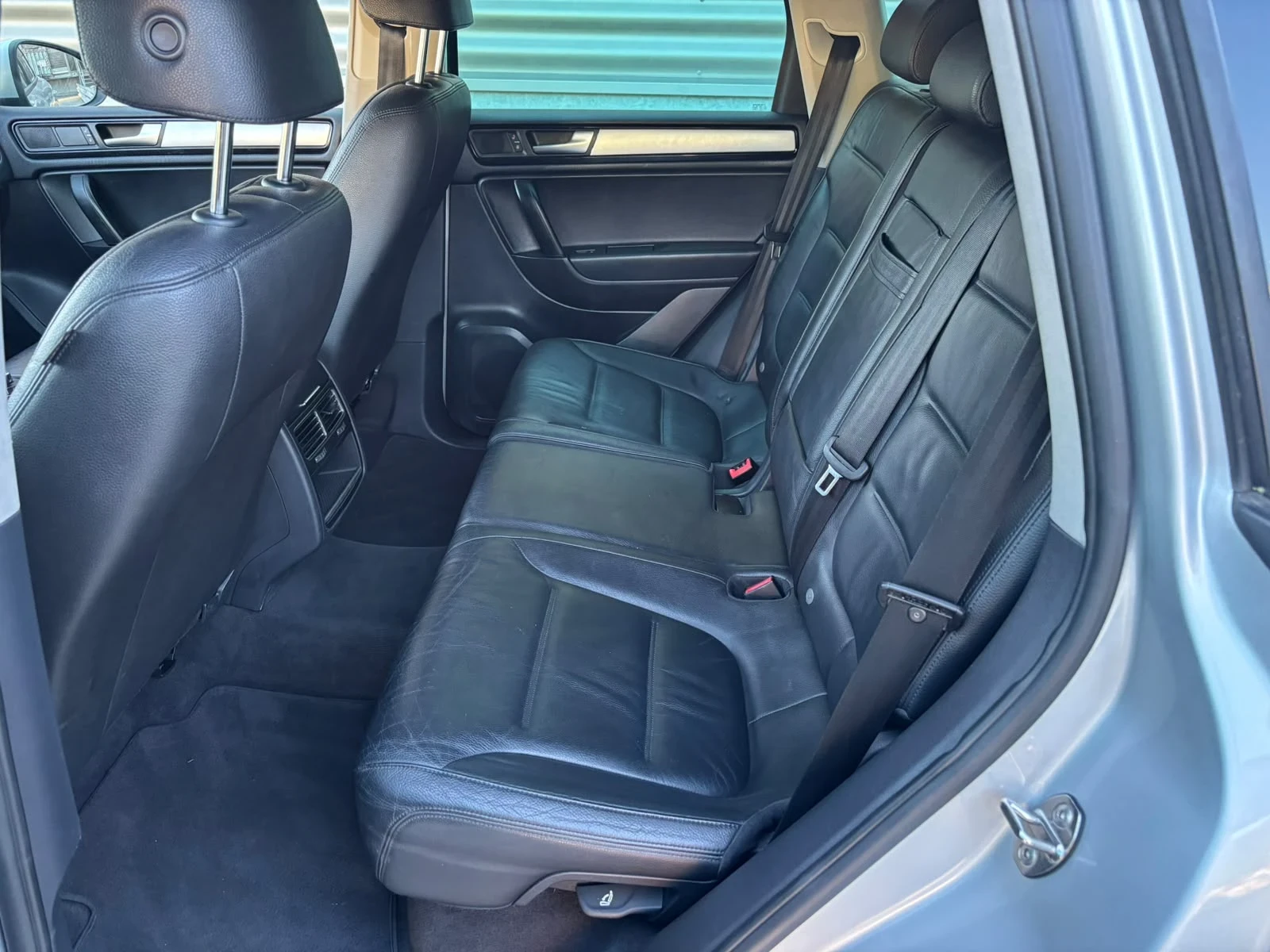 VW Touareg, снимка 11 - Автомобили и джипове - 54755696