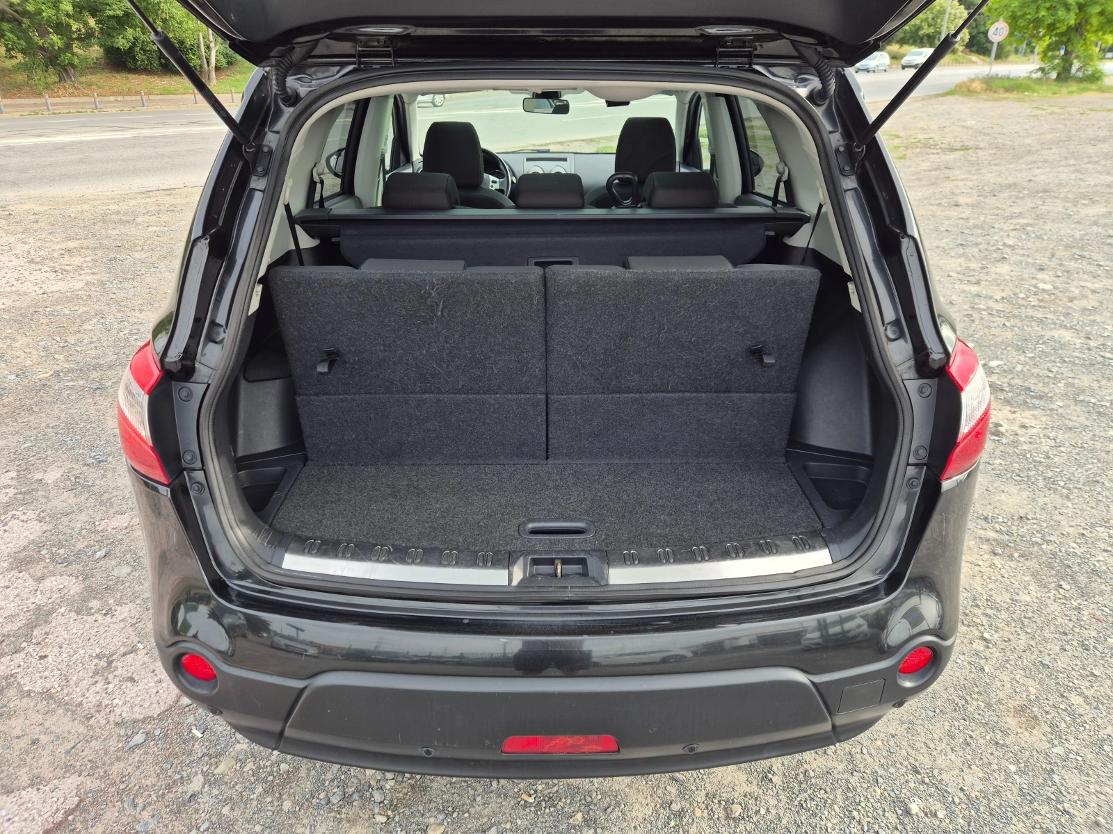 Nissan Qashqai + 2 1.6DCI , снимка 11 - Автомобили и джипове - 54952786