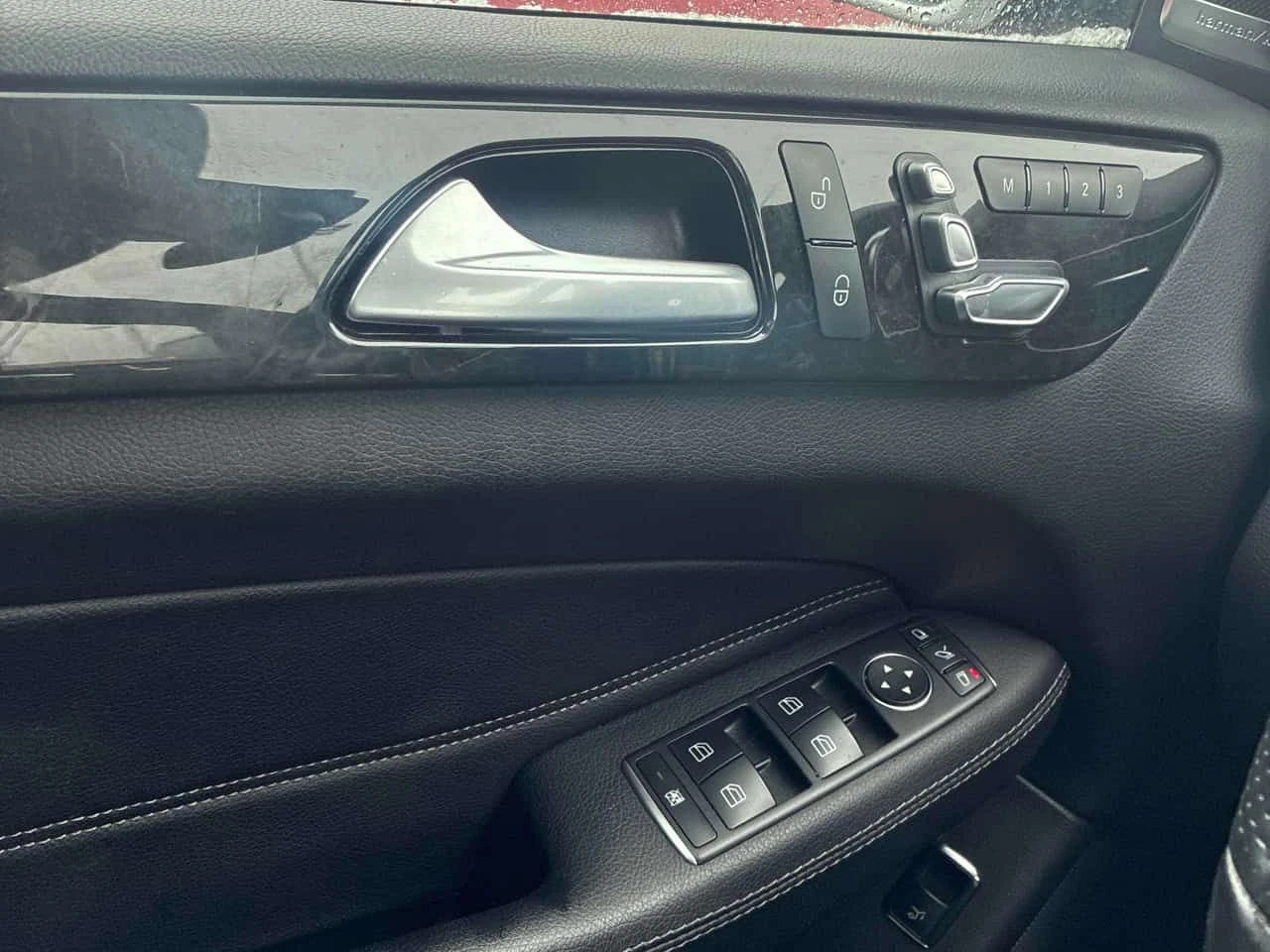 Mercedes-Benz GLE 400 * CARFAX * ОПЦИЯ ЗА ФИНАНСИРАНЕ, снимка 12 - Автомобили и джипове - 55064461