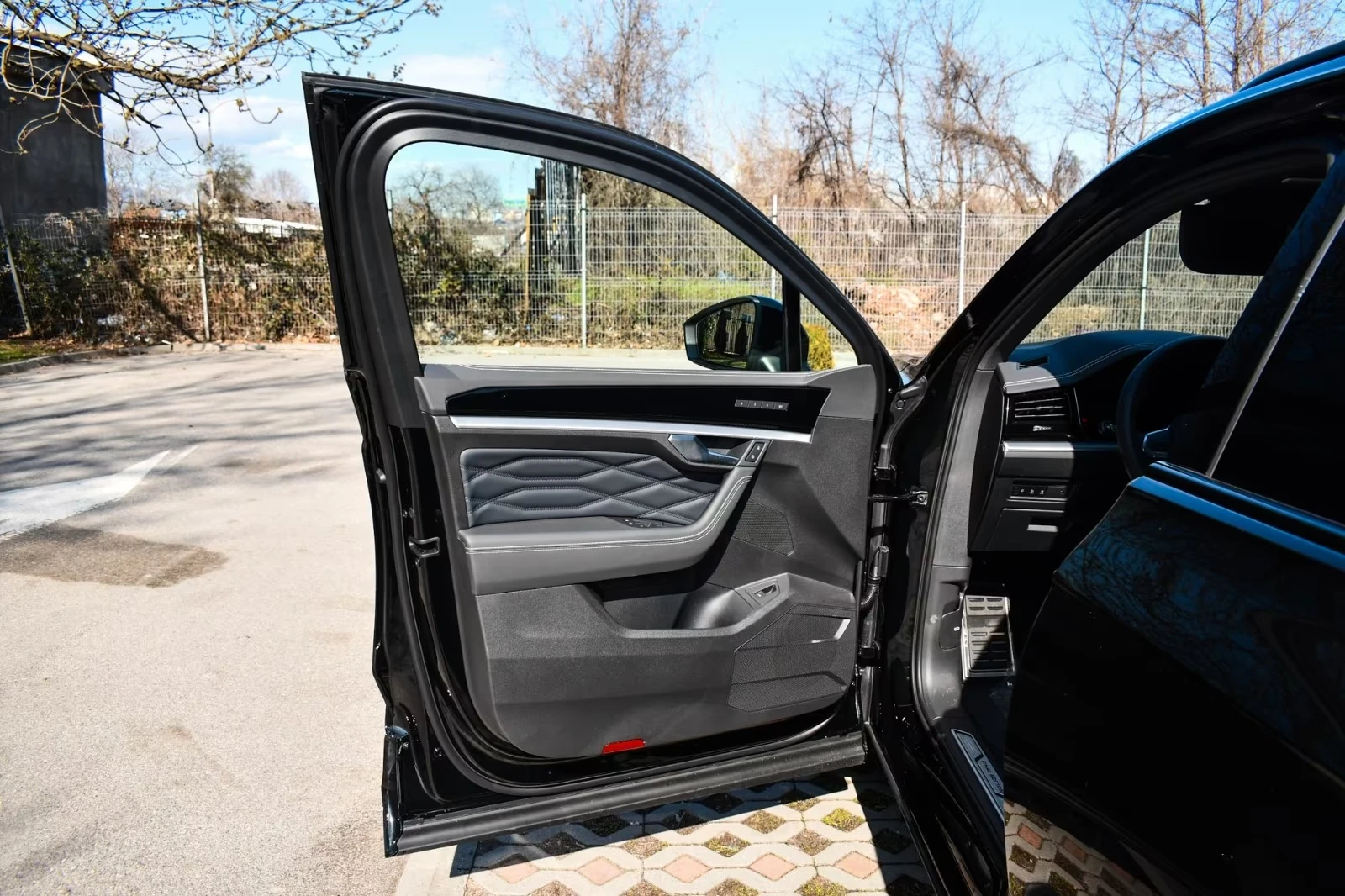 VW Touareg FINAL EDITION / R-LINE/ 4 MOTION/ HUD/ 360/ MATRIX, снимка 7 - Автомобили и джипове - 55223573