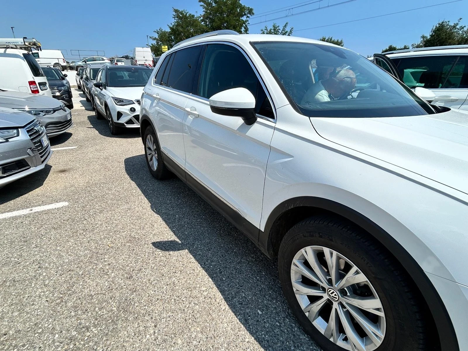 VW Tiguan 2.0 TDI SCR DSG Style BlueMotion Technology, снимка 5 - Автомобили и джипове - 55717554