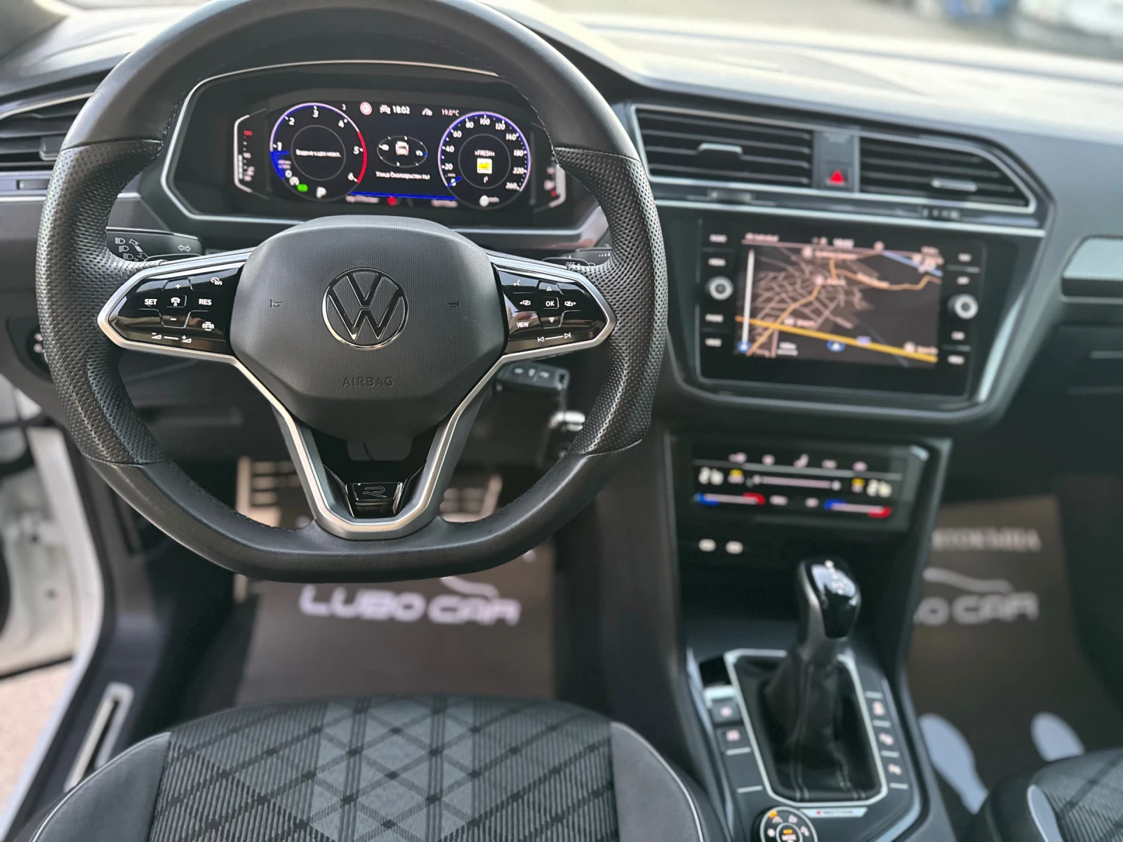VW Tiguan 2.0Tdi-4x4-R LINE-FULL-TOP CENA | Mobile.bg � ����������� 9