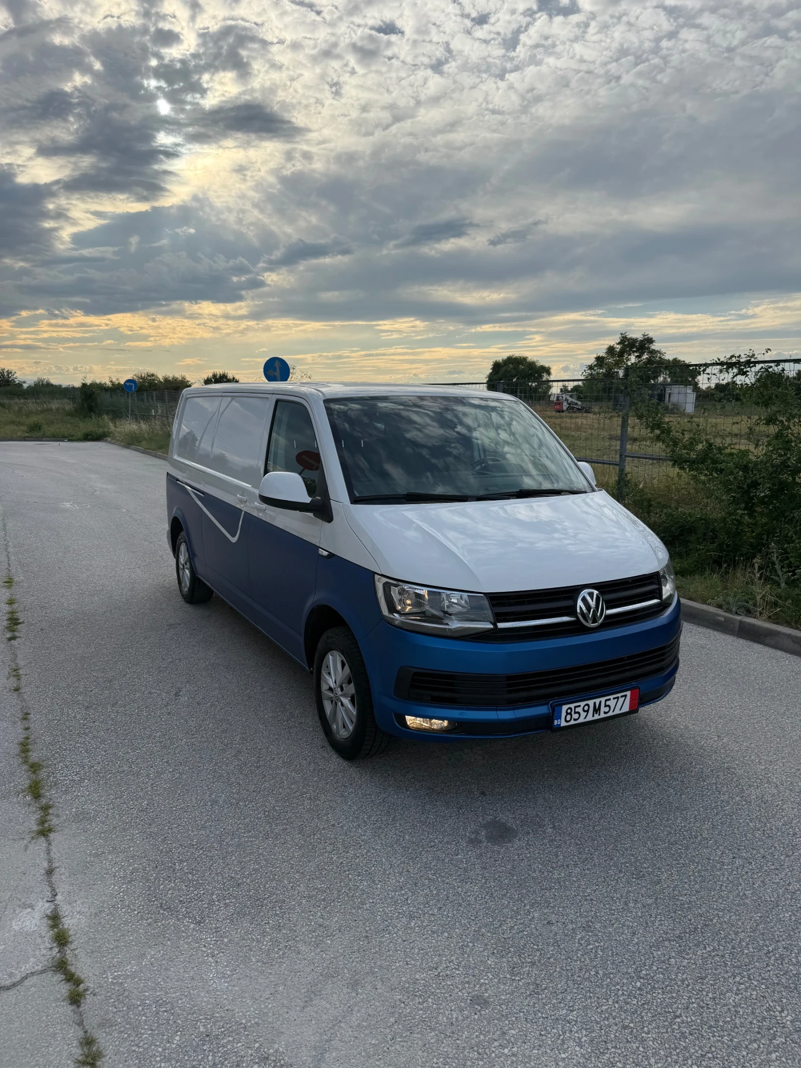 VW Transporter T6 /// 2.0TDI FULL ЕКСТРИ ///, снимка 3 - Бусове и автобуси - 55224672