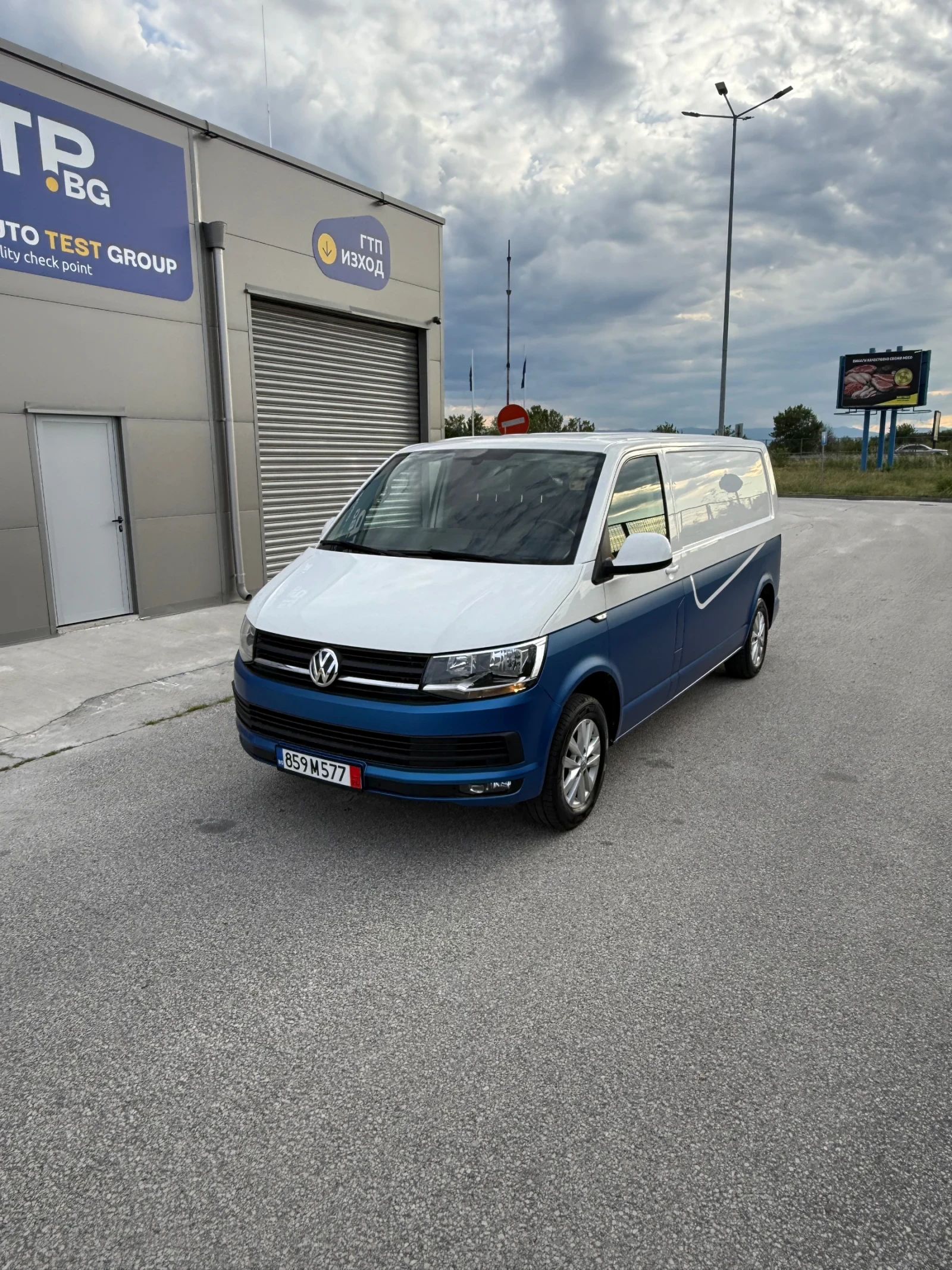 VW Transporter T6 /// 2.0TDI FULL ЕКСТРИ ///