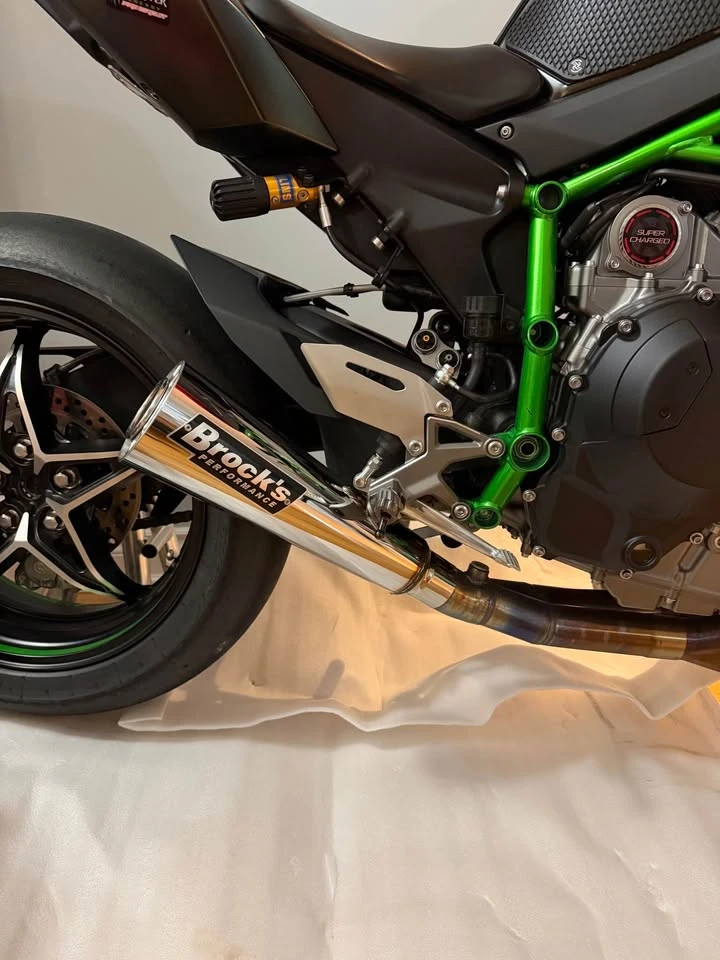 Kawasaki H 2R* CARFAX * БЕЗ ПЪРВОНАЧАЛНА ВНОСКА, снимка 3 - Мотоциклети и мототехника - 52856407