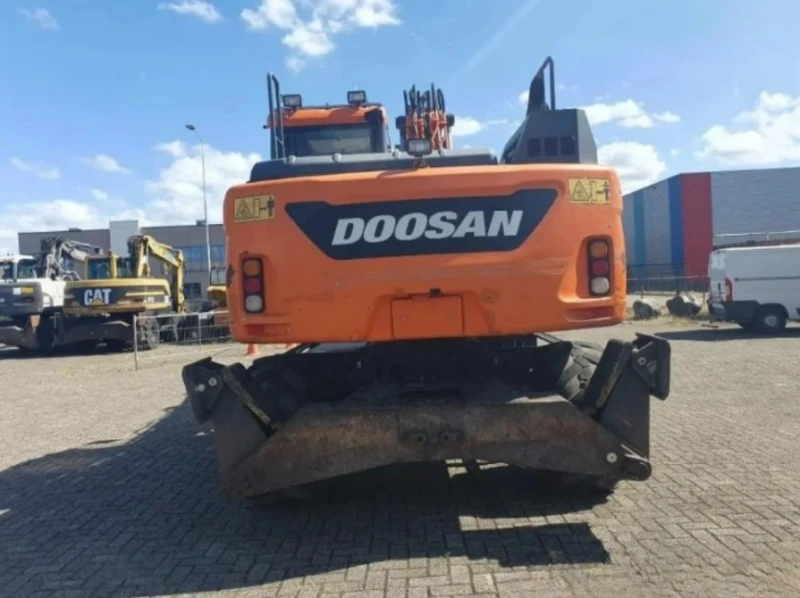 Багер DOOSAN DX140W, снимка 4 - Индустриална техника - 47450057