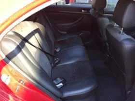 Toyota Avensis 2.2 D-CAT, снимка 8