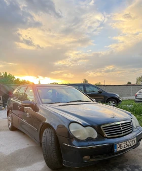 Mercedes-Benz C 220 ., снимка 2