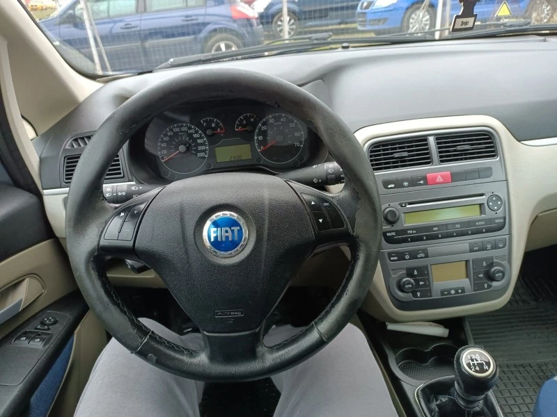 Fiat Punto 1.4 бензин, снимка 12 - Автомобили и джипове - 44358529