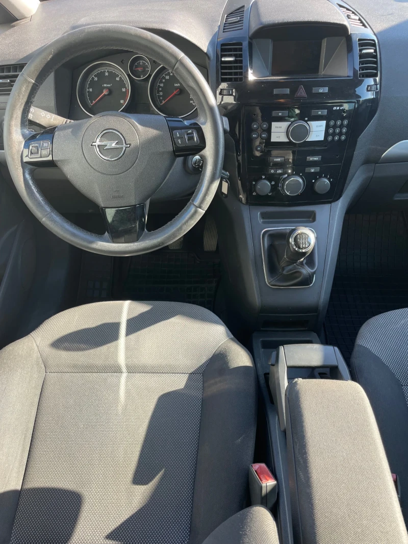 Opel Zafira 1.7CDTI, снимка 9 - Автомобили и джипове - 47800093