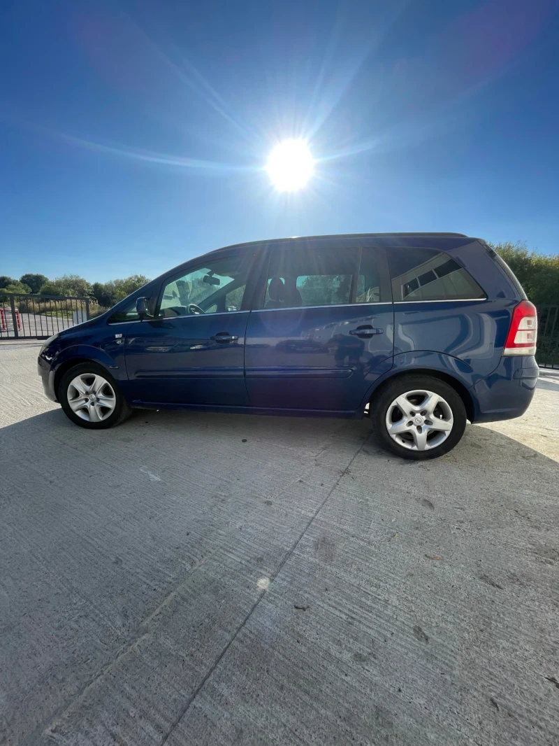 Opel Zafira 1.7CDTI, снимка 4 - Автомобили и джипове - 47800093