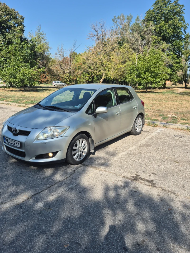 Toyota Auris 2.0 D4D, снимка 2 - Автомобили и джипове - 47108892