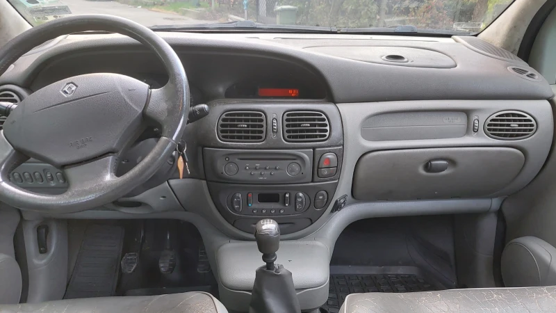 Renault Scenic, снимка 4 - Автомобили и джипове - 47562779