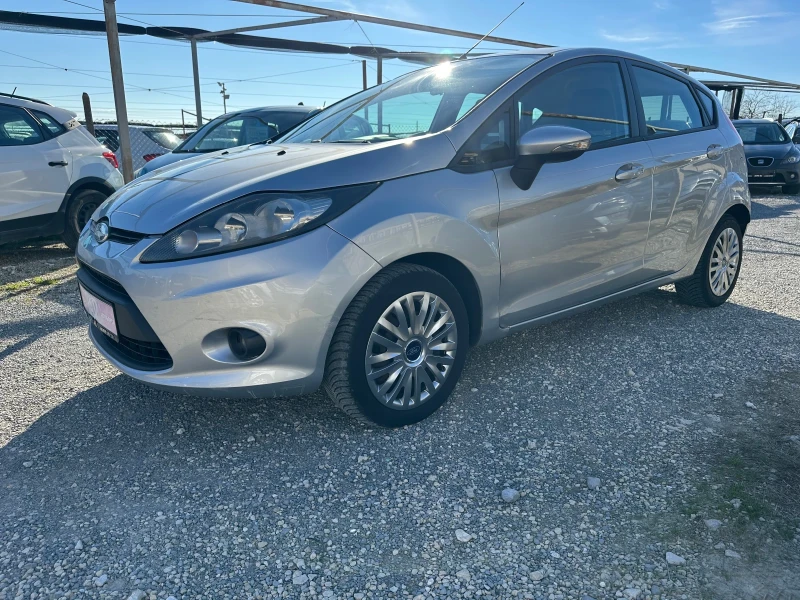 Ford Fiesta 1, 4 Газ/бензин-97 к.с. Перфектен, снимка 2 - Автомобили и джипове - 48392280