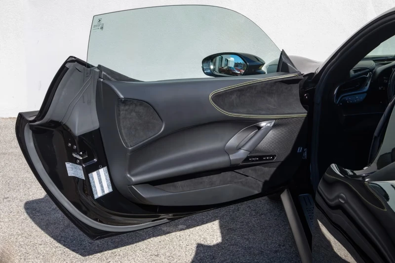 Ferrari SF 90 Stradale, снимка 9 - Автомобили и джипове - 52295053