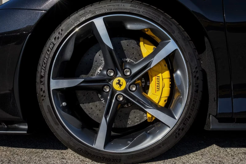 Ferrari SF 90 Stradale, снимка 8 - Автомобили и джипове - 52295053