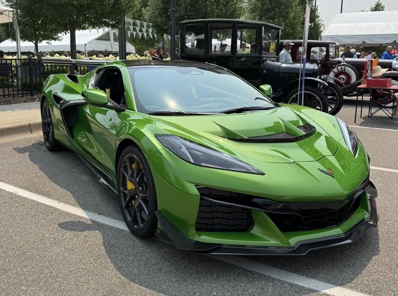 Chevrolet Corvette C8 , ZR1