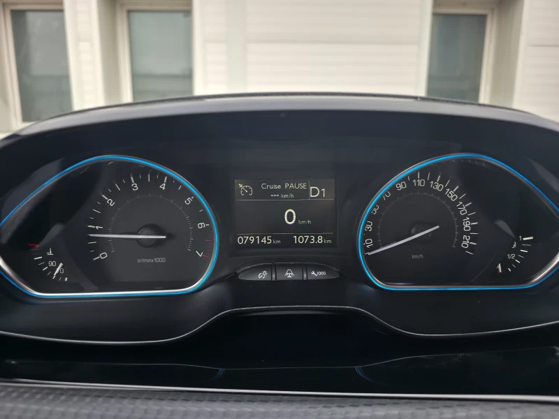 Peugeot 2008 Allure * CAMERA* * NAVI* 79k km, снимка 13 - Автомобили и джипове - 53454718