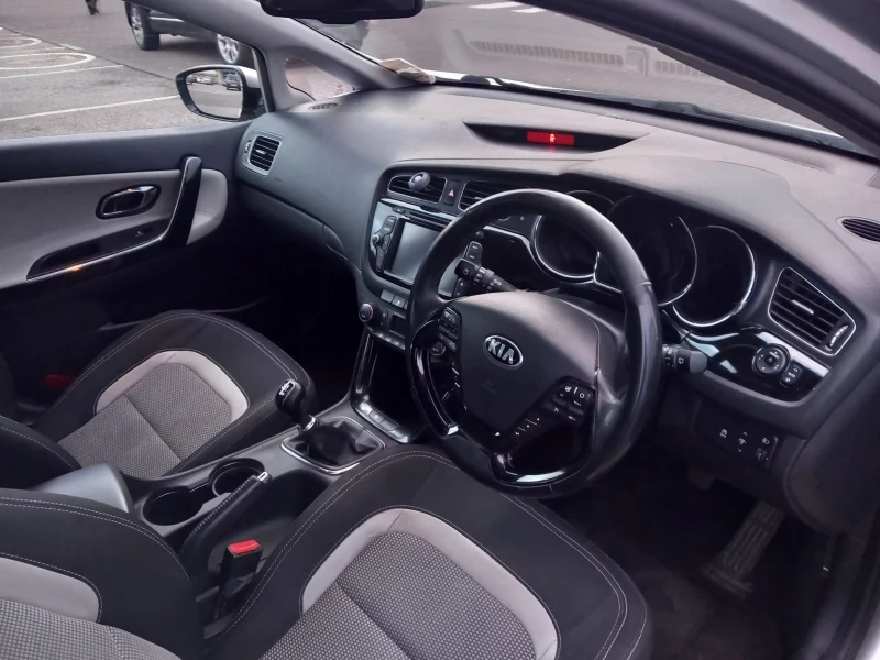 Kia Ceed, снимка 5 - Автомобили и джипове - 53518144