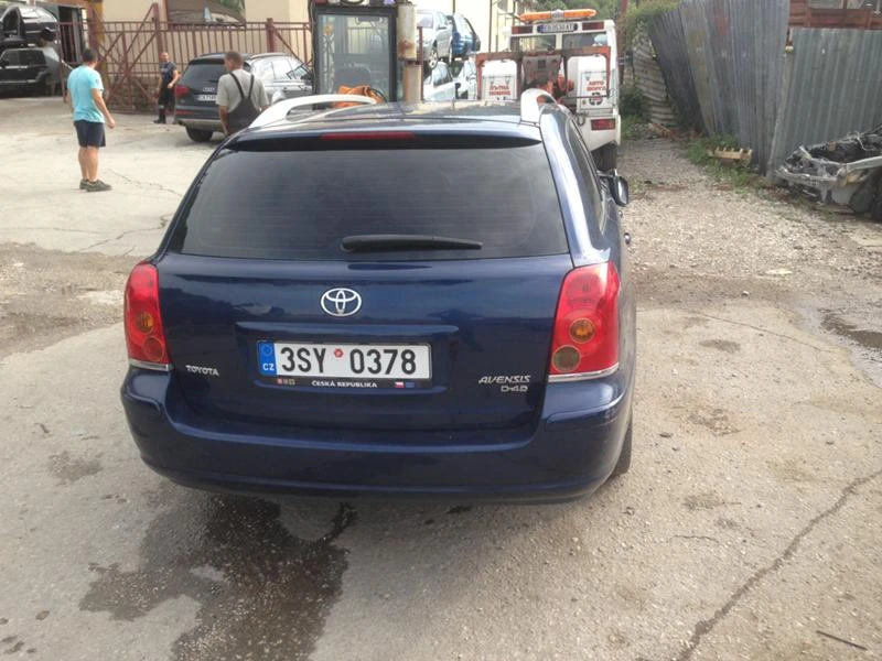 Toyota Avensis 2.2 D-CAT, снимка 11 - Автомобили и джипове - 43182186