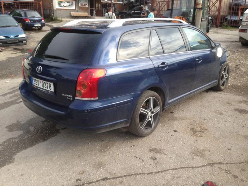 Toyota Avensis 2.2 D-CAT, снимка 12 - Автомобили и джипове - 43182186