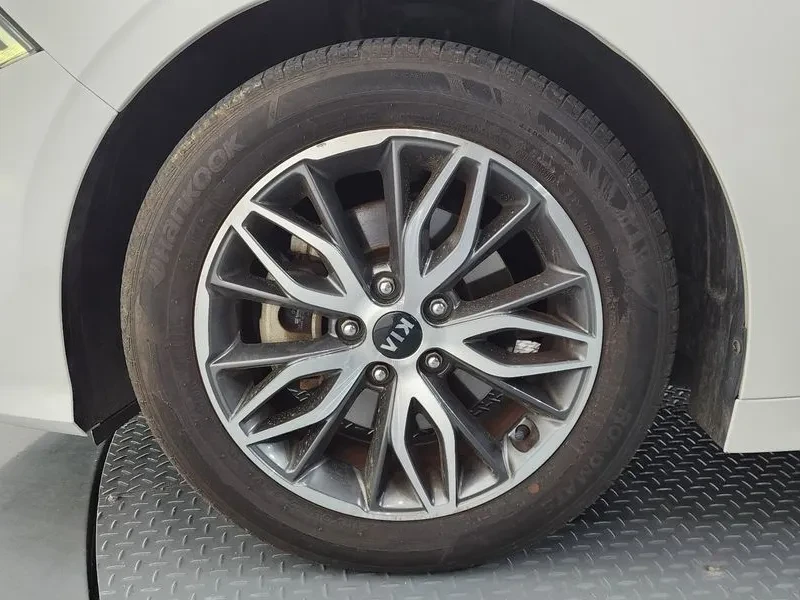 Kia K5 2.0 Trendy, снимка 5 - Автомобили и джипове - 55739227