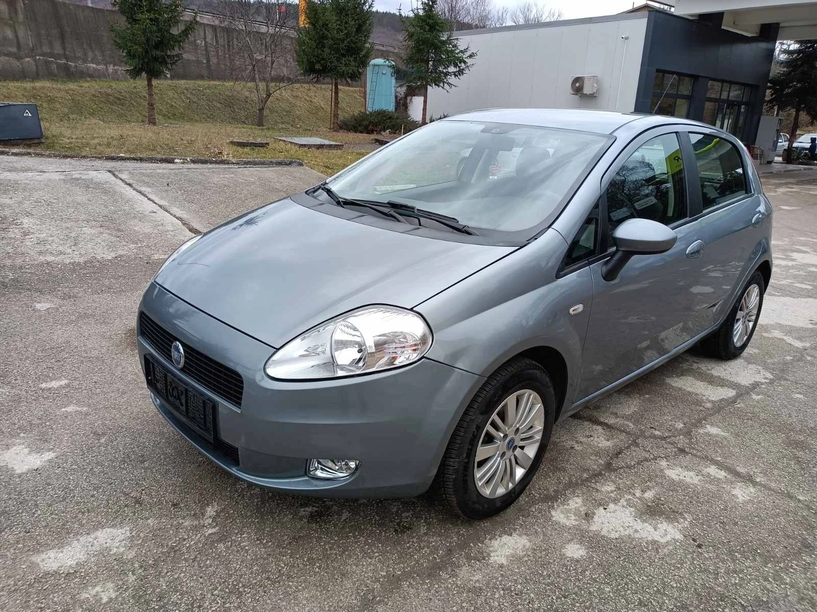 Fiat Punto 1.4 бензин - [1] 